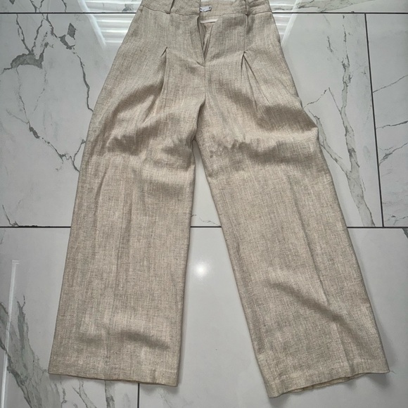 Source unknown set in medium worn once for a photo shoot - Picture 5 of 8